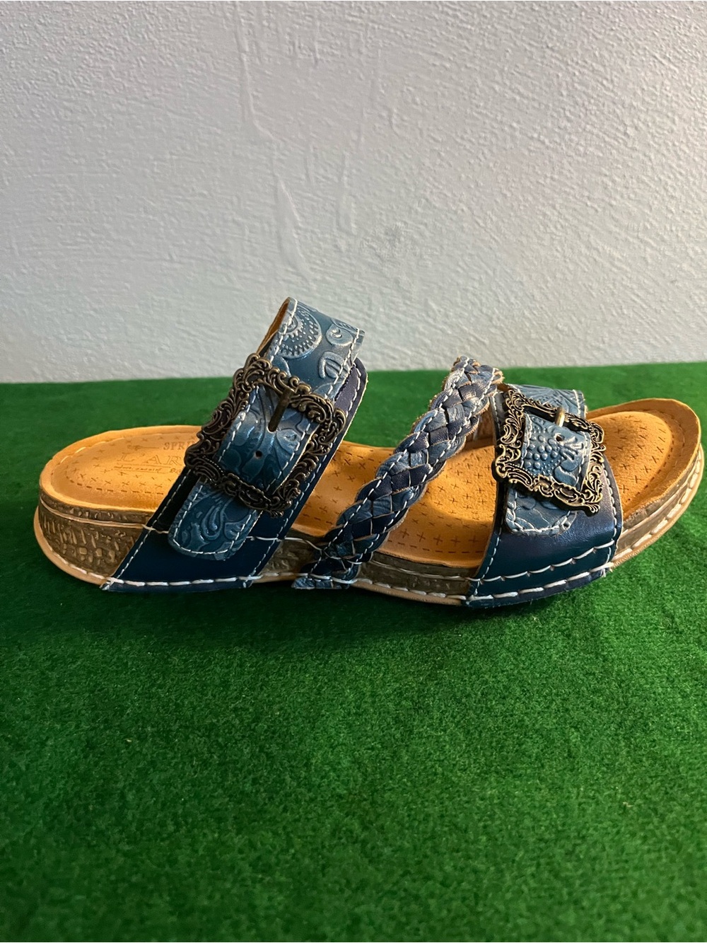 L'Artiste Spring Step Size 38 Blue Astra‎ Sandals Embossed Leather Ornate Buckle - Picture 9 of 11